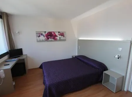 Belvedere מלון 3*